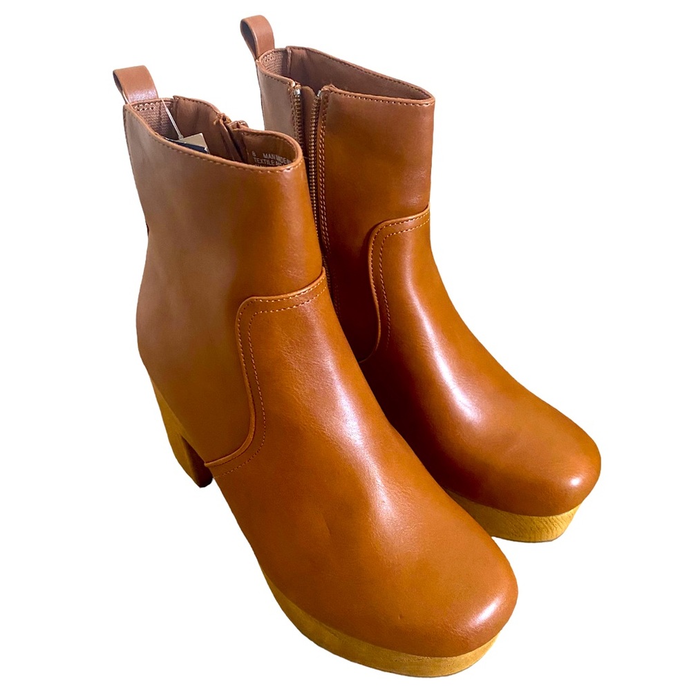 Universal Thread memory foam booties